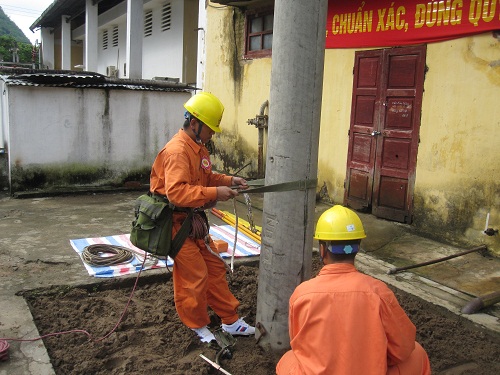 Công ty Điện lực Sơn La "Hội thi an toàn vệ sinh viên giỏi năm 2012" thành công rực rỡ

